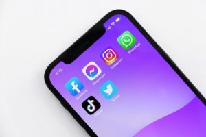 Improve blog writing by blocking distractions from social media