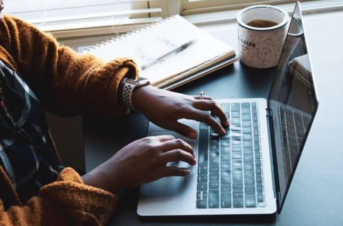 How to balance blogging with 9-to-5 job
