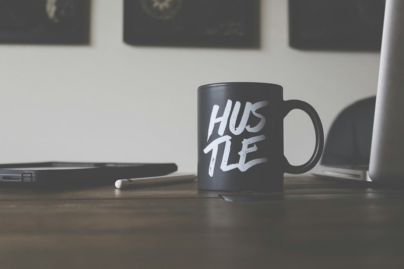 Easy beginner-friendly e-commerce platforms for side hustle, low-cost e-commerce solutions, and how to start an online store.
